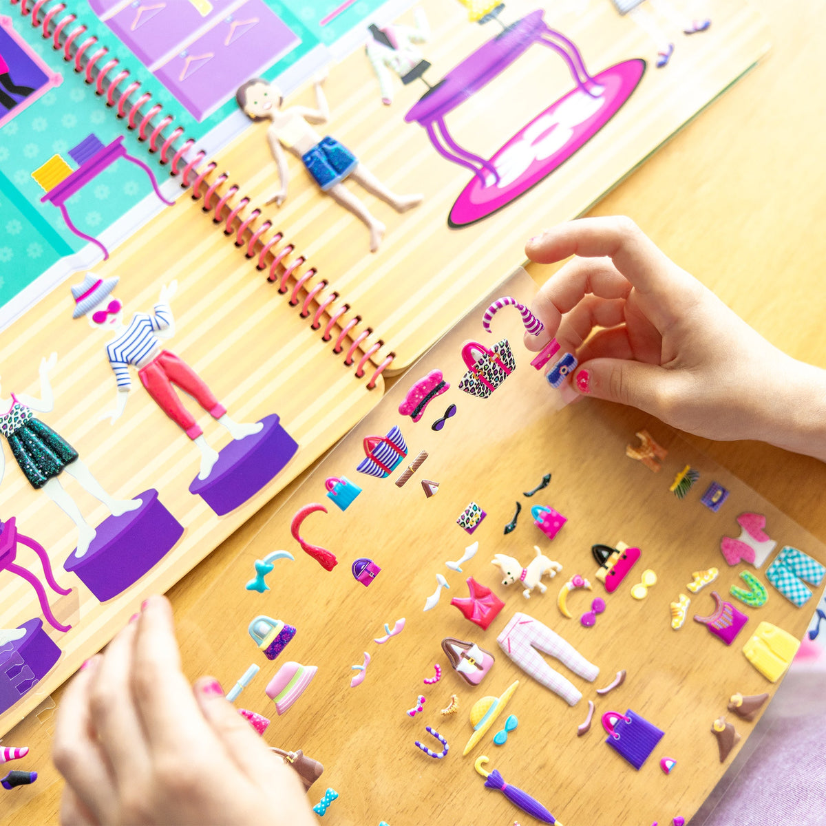 Puffy Sticker Activity Book - Day of Glamour U0